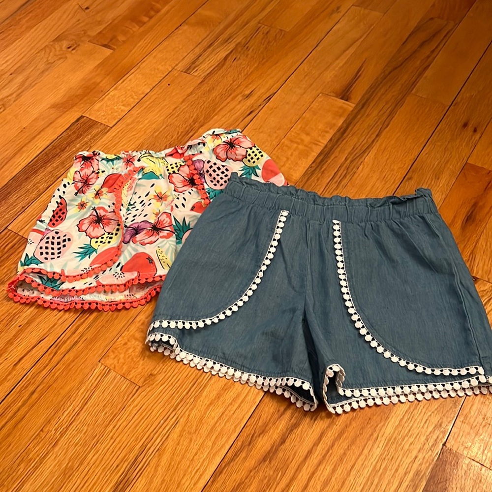 2 pairs of shorts